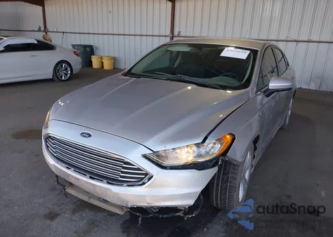 2018 Ford Fusion Hybrid Se z USA, uszkodzony, nr VIN 3FA6P0LU3JR137400